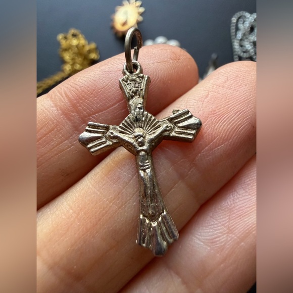 Vintage Religious Jewelry Lot - Picture 5 of 16